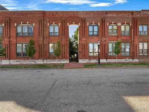 1523 S 10th St #110, Saint Louis, MO 63104