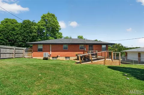 Exterior - 1004 E 9th St, Rolla, MO 65401 photo 7 of 9