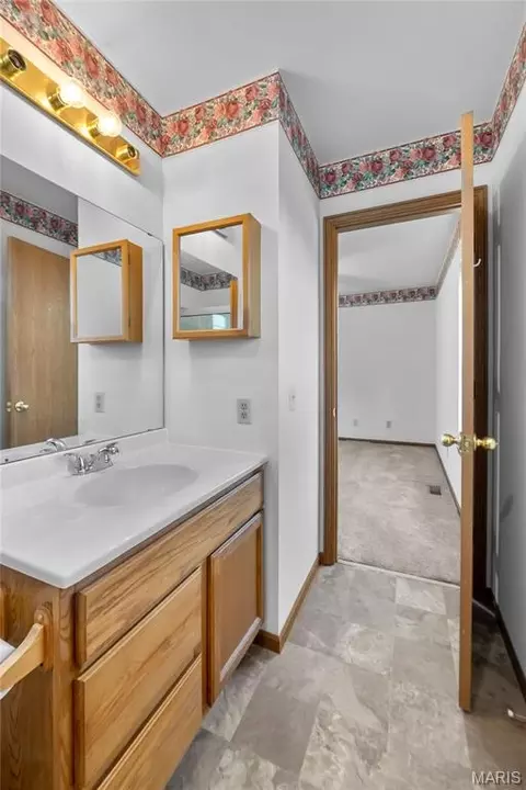 Bath - 1655 Deerwood Dr, Jackson, MO 63755 photo 3 of 3