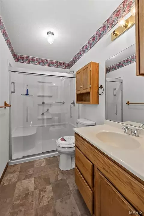 Bath - 1655 Deerwood Dr, Jackson, MO 63755 photo 2 of 3