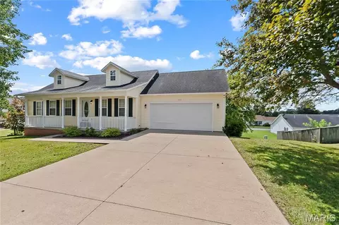 Exterior - 1655 Deerwood Dr, Jackson, MO 63755 photo 3 of 9