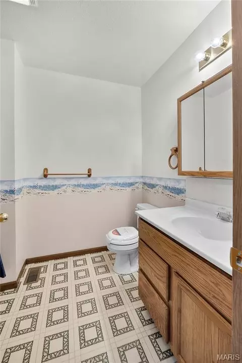 Bath - 1655 Deerwood Dr, Jackson, MO 63755 photo 1 of 3