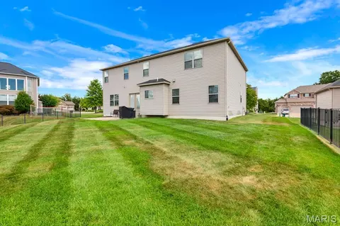 Exterior - 221 Oakhurst Cir, O'fallon, MO 63368 photo 5 of 8