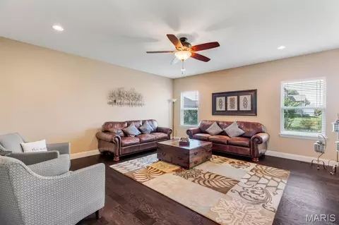 Living - 221 Oakhurst Cir, O'fallon, MO 63368 photo 1 of 1