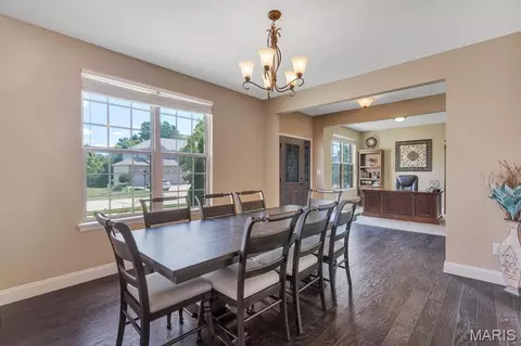 Dining - 221 Oakhurst Cir, O'fallon, MO 63368 photo 1 of 3