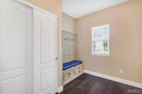 Entry Way - 221 Oakhurst Cir, O'fallon, MO 63368 photo 2 of 3
