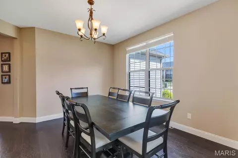 Dining - 221 Oakhurst Cir, O'fallon, MO 63368 photo 2 of 3