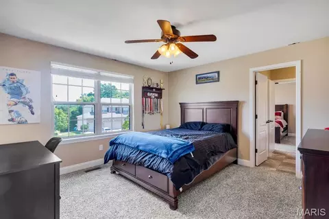 Bedroom - 221 Oakhurst Cir, O'fallon, MO 63368 photo 5 of 10