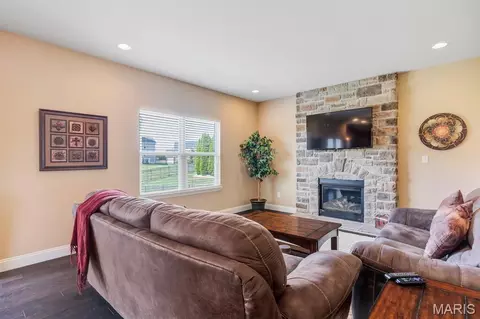 Other - 221 Oakhurst Cir, O'fallon, MO 63368 photo 7 of 14
