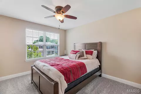 Bedroom - 221 Oakhurst Cir, O'fallon, MO 63368 photo 3 of 10