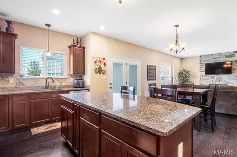 Kitchen - 221 Oakhurst Cir, O'fallon, MO 63368 photo 2 of 6