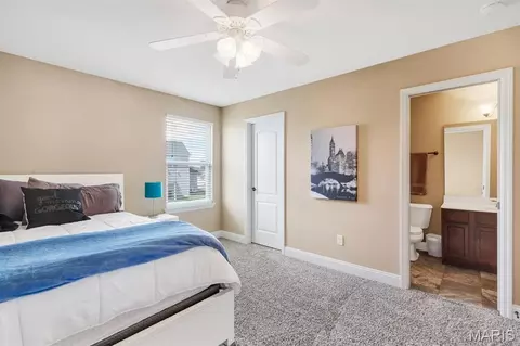 Bedroom - 221 Oakhurst Cir, O'fallon, MO 63368 photo 8 of 10