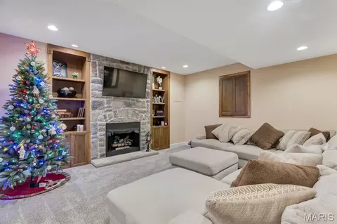 Other - 221 Oakhurst Cir, O'fallon, MO 63368 photo 2 of 14
