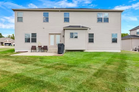 Exterior - 221 Oakhurst Cir, O'fallon, MO 63368 photo 4 of 8