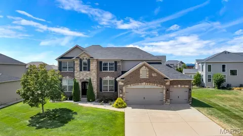 Exterior - 221 Oakhurst Cir, O'fallon, MO 63368 photo 8 of 8