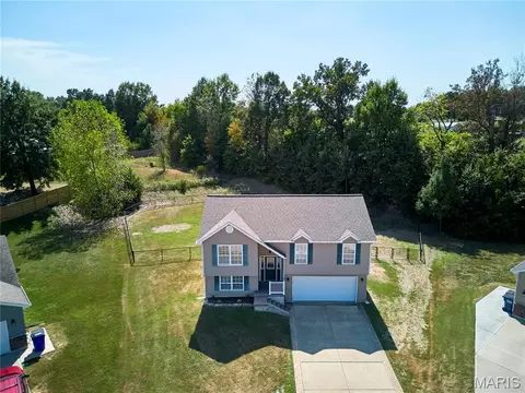 381 Gardenia Dr, Troy, MO 63379
