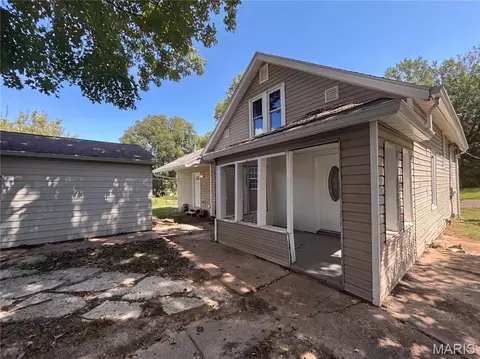 Exterior - 6941 Willing St, Barnhart, MO 63012 photo 2 of 7