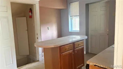 Entry Way - 3802 Avondale Ave, Normandy, MO 63121 photo 3 of 9
