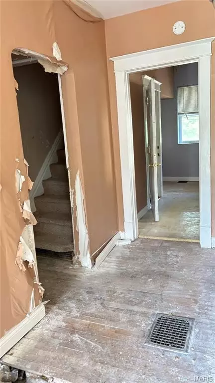 Entry Way - 3802 Avondale Ave, Normandy, MO 63121 photo 9 of 9