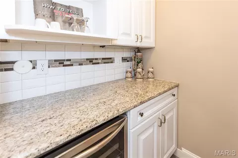 Kitchen - 910 Daffodil Ridge Dr, O'fallon, MO 63366 photo 9 of 9