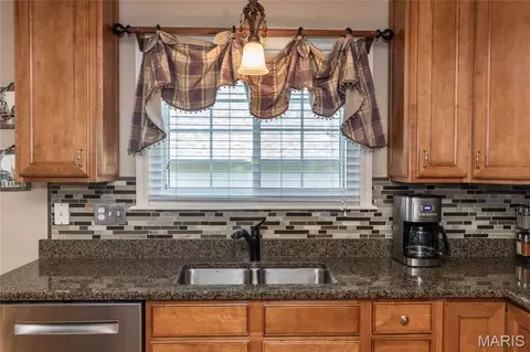 Kitchen - 910 Daffodil Ridge Dr, O'fallon, MO 63366 photo 1 of 9
