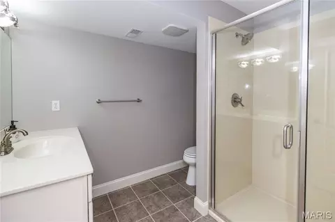 Bath - 910 Daffodil Ridge Dr, O'fallon, MO 63366 photo 7 of 8