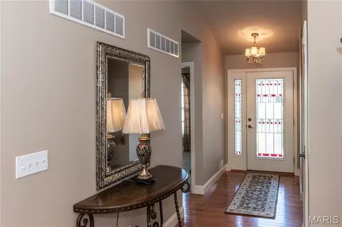 Entry Way - 910 Daffodil Ridge Dr, O'fallon, MO 63366 photo 2 of 3