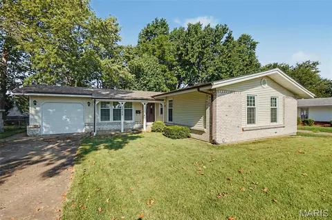 2025 Derhake Rd, Florissant, MO 63033