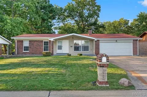 3865 Belcroft Dr, Florissant, MO 63034