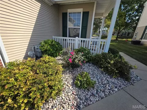 4056 Gentry Ln, Swansea, IL 62226