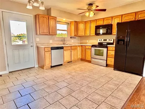 Kitchen - 1530 Oak St, Jackson, MO 63755 photo 1 of 1