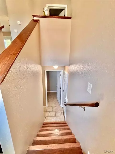 Entry Way - 1530 Oak St, Jackson, MO 63755 photo 4 of 4