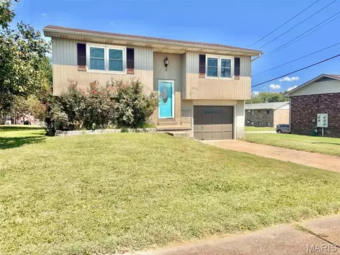 Exterior - 1530 Oak St, Jackson, MO 63755 photo 3 of 4
