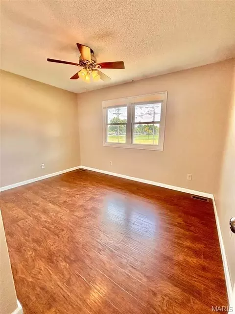 Bedroom - 1530 Oak St, Jackson, MO 63755 photo 3 of 3
