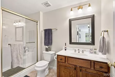Bath - 656 Meramec View Dr, Eureka, MO 63025 photo 11 of 11