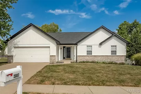 2007 Trio Dr, Wentzville, MO 63385