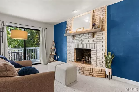 Living - 102 Pheasant Run, O'fallon, IL 62269 photo 4 of 4