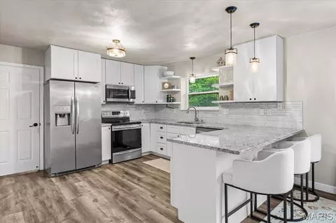 Kitchen - 102 Pheasant Run, O'fallon, IL 62269 photo 1 of 3