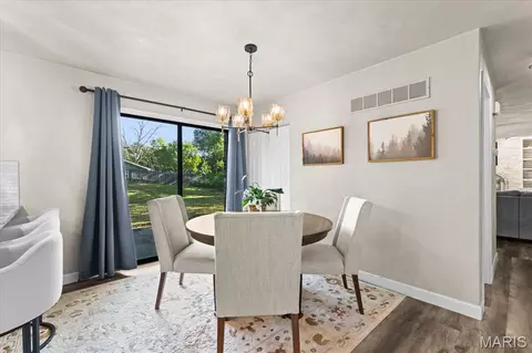 Dining - 102 Pheasant Run, O'fallon, IL 62269 photo 5 of 5