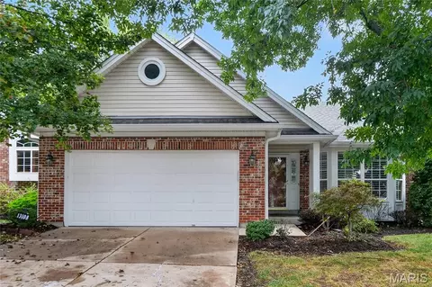 13108 Walden Woods Ct, Saint Louis, MO 63146