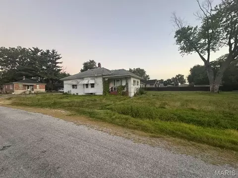 700 N Main St, Benld, IL 62009 photo 4