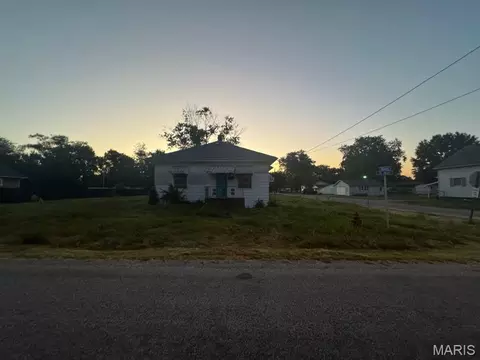 700 N Main St, Benld, IL 62009 photo 3
