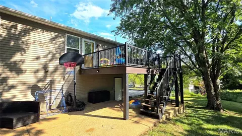 Exterior - 6336 Rainbow Rdg, Washington, MO 63090 photo 5 of 8