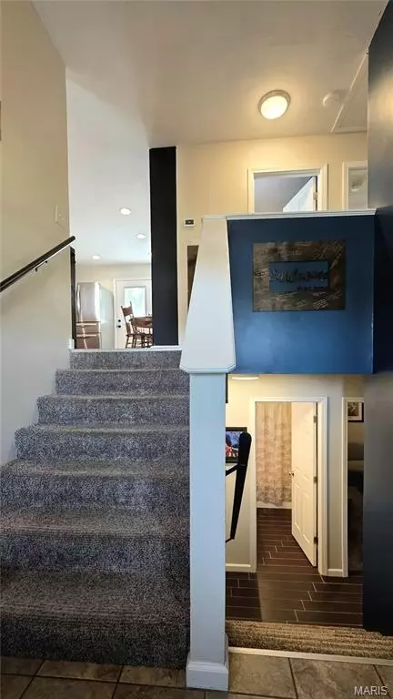 Entry Way - 6336 Rainbow Rdg, Washington, MO 63090 photo 2 of 2