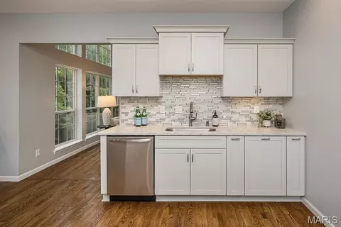 Kitchen - 136 Timber Meadows Dr, O'fallon, MO 63368 photo 4 of 7