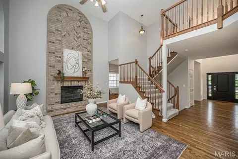Living - 136 Timber Meadows Dr, O'fallon, MO 63368 photo 4 of 5