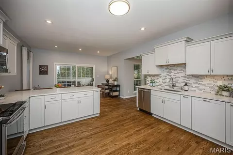 Kitchen - 136 Timber Meadows Dr, O'fallon, MO 63368 photo 3 of 7