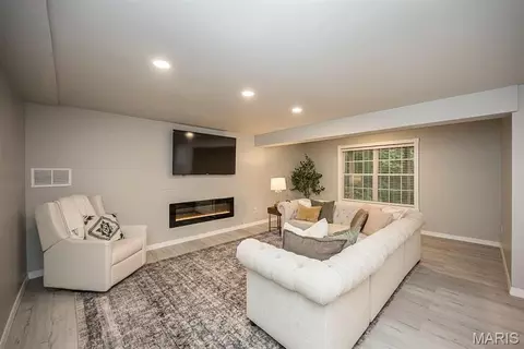 Living - 136 Timber Meadows Dr, O'fallon, MO 63368 photo 5 of 5