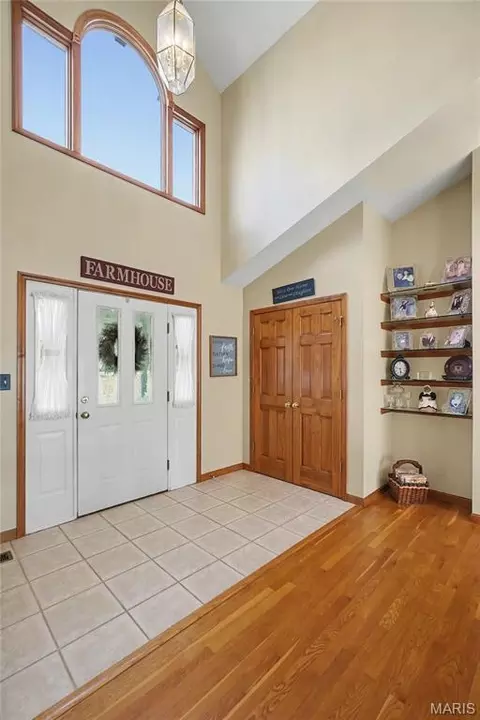 Entry Way - 174 Denise Ct, Troy, MO 63379 photo 1 of 2