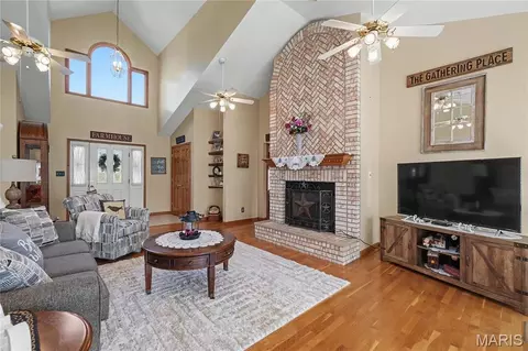 Living - 174 Denise Ct, Troy, MO 63379 photo 2 of 3